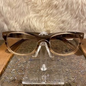 New optical glasses for prescription lenses